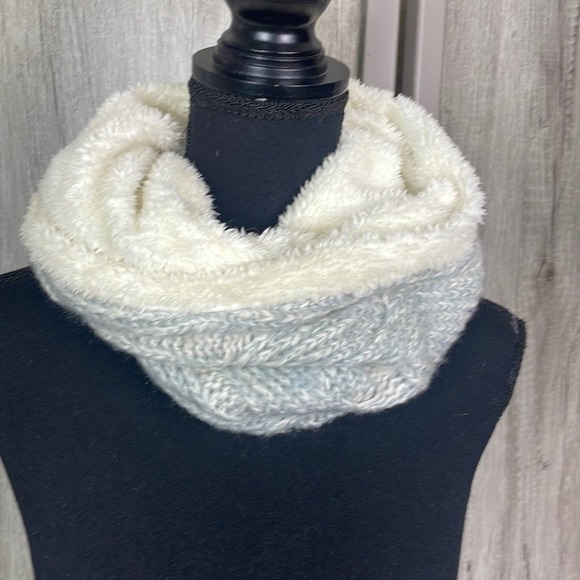 Mixit Accessories Mixit Chunky Gray Cable Knit Faux Fur Lined